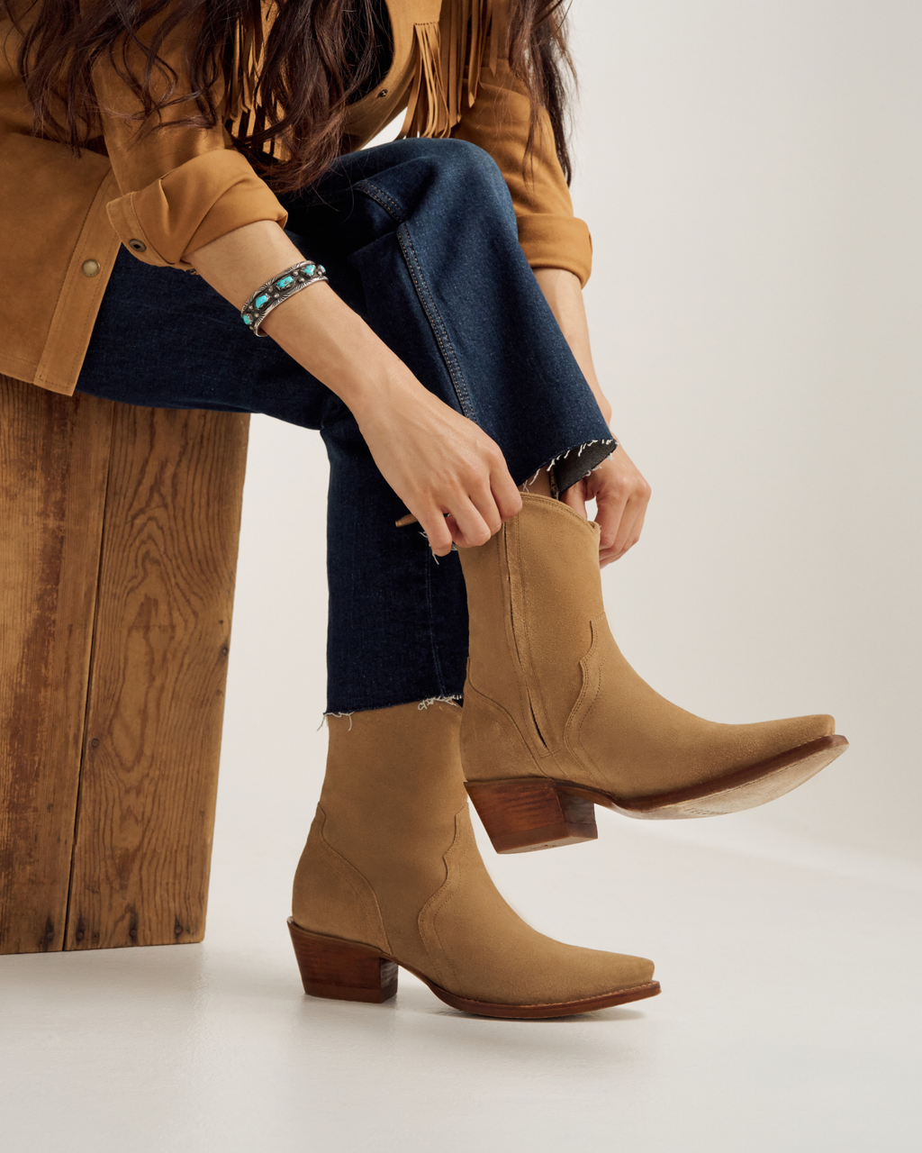 The Dakota - Desert Tan Suede