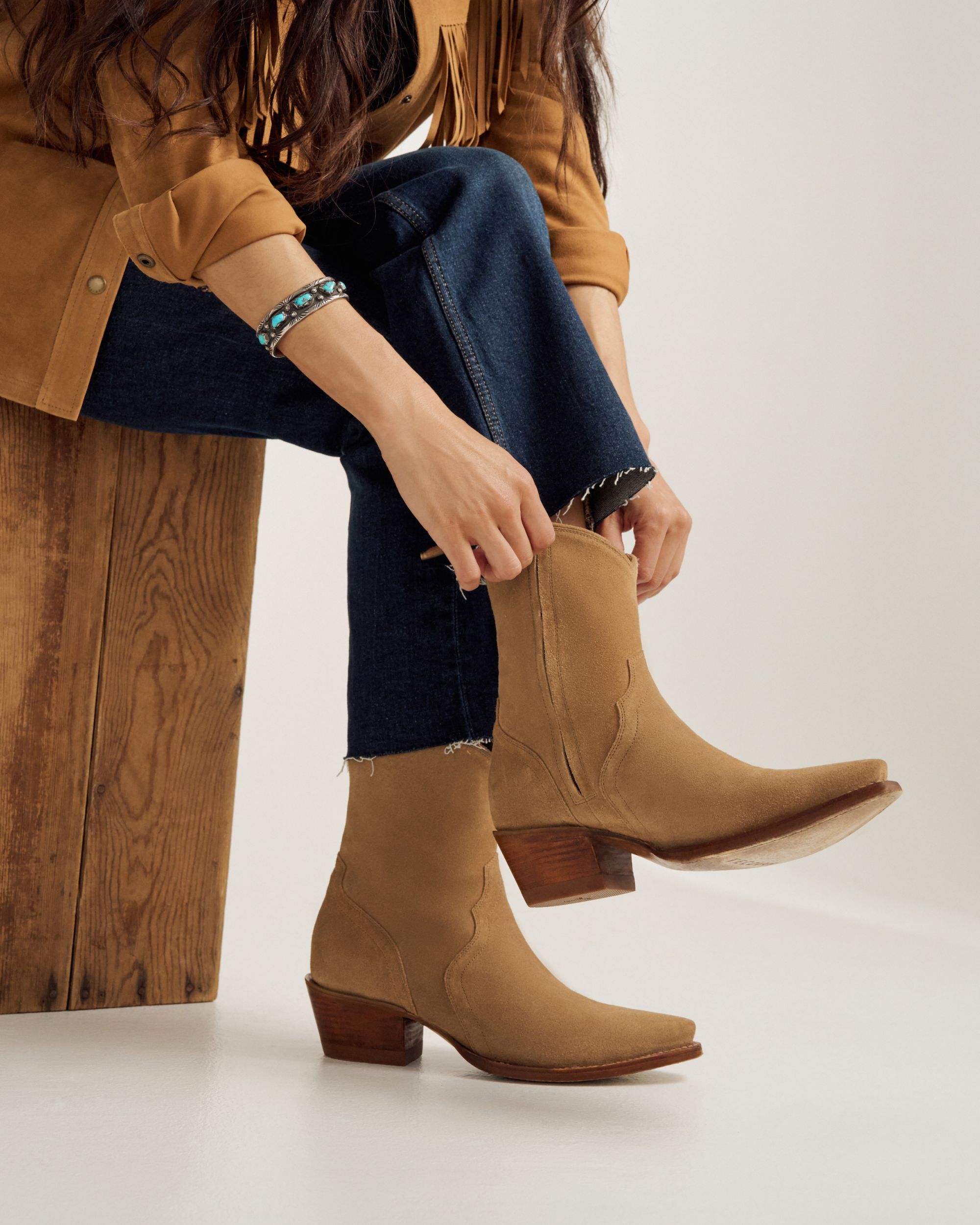 The Dakota - Desert Tan Suede
