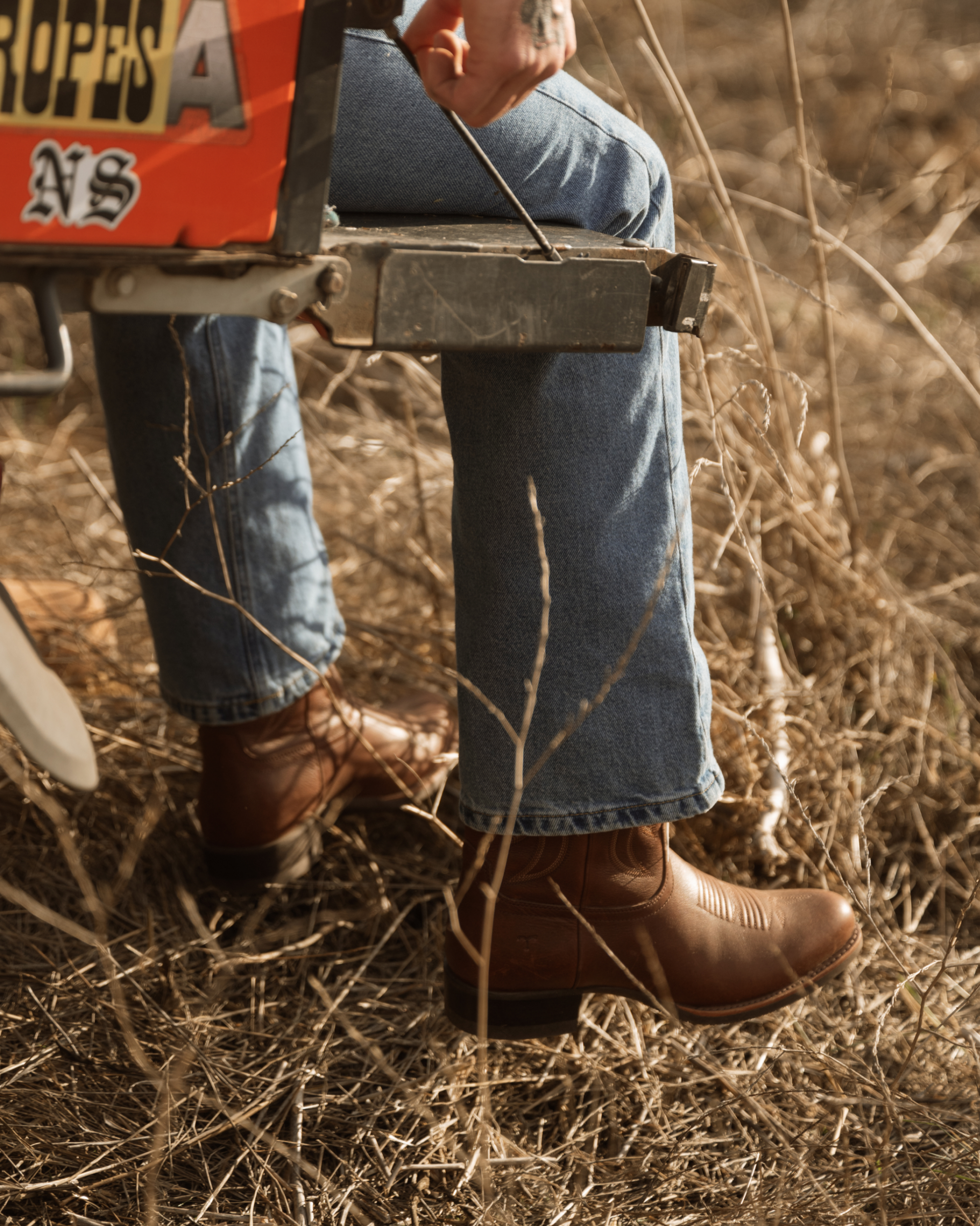 The Buck - Dark Bourbon Cowhide
