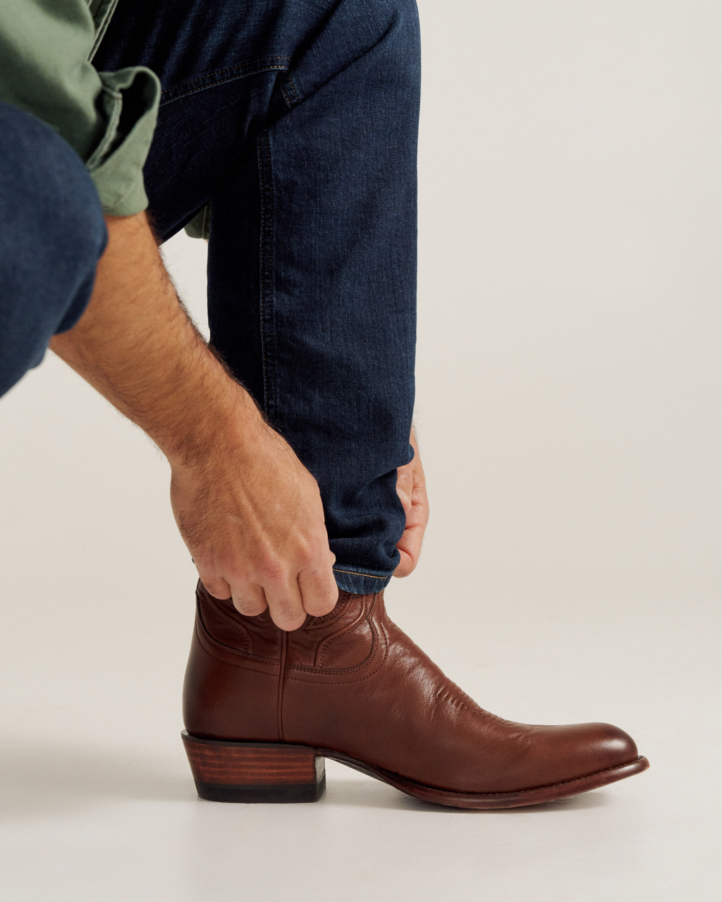 The Cartwright - Hazelnut Cowhide