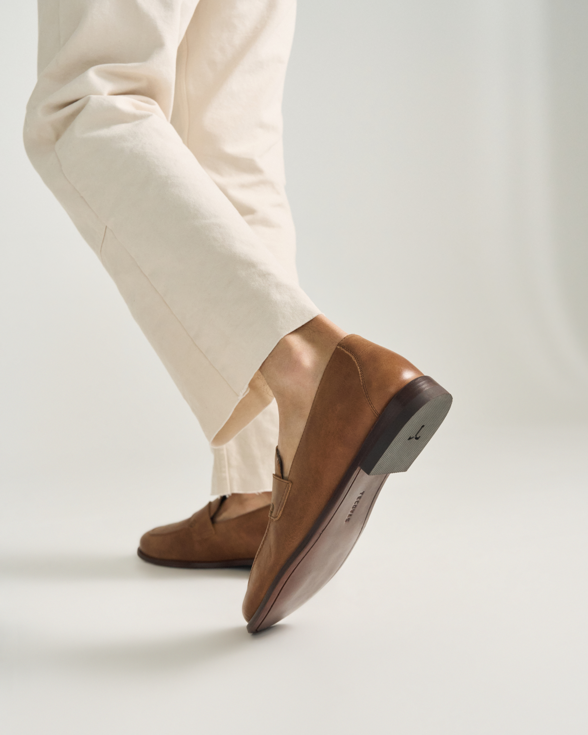 The Monterrey Penny - Chestnut Cowhide