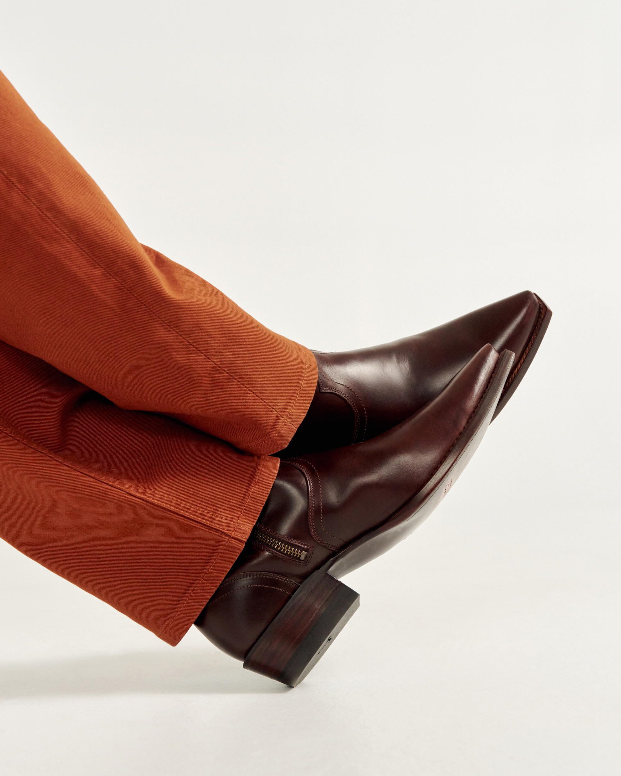 The Blaze - Dark Copper Cowhide