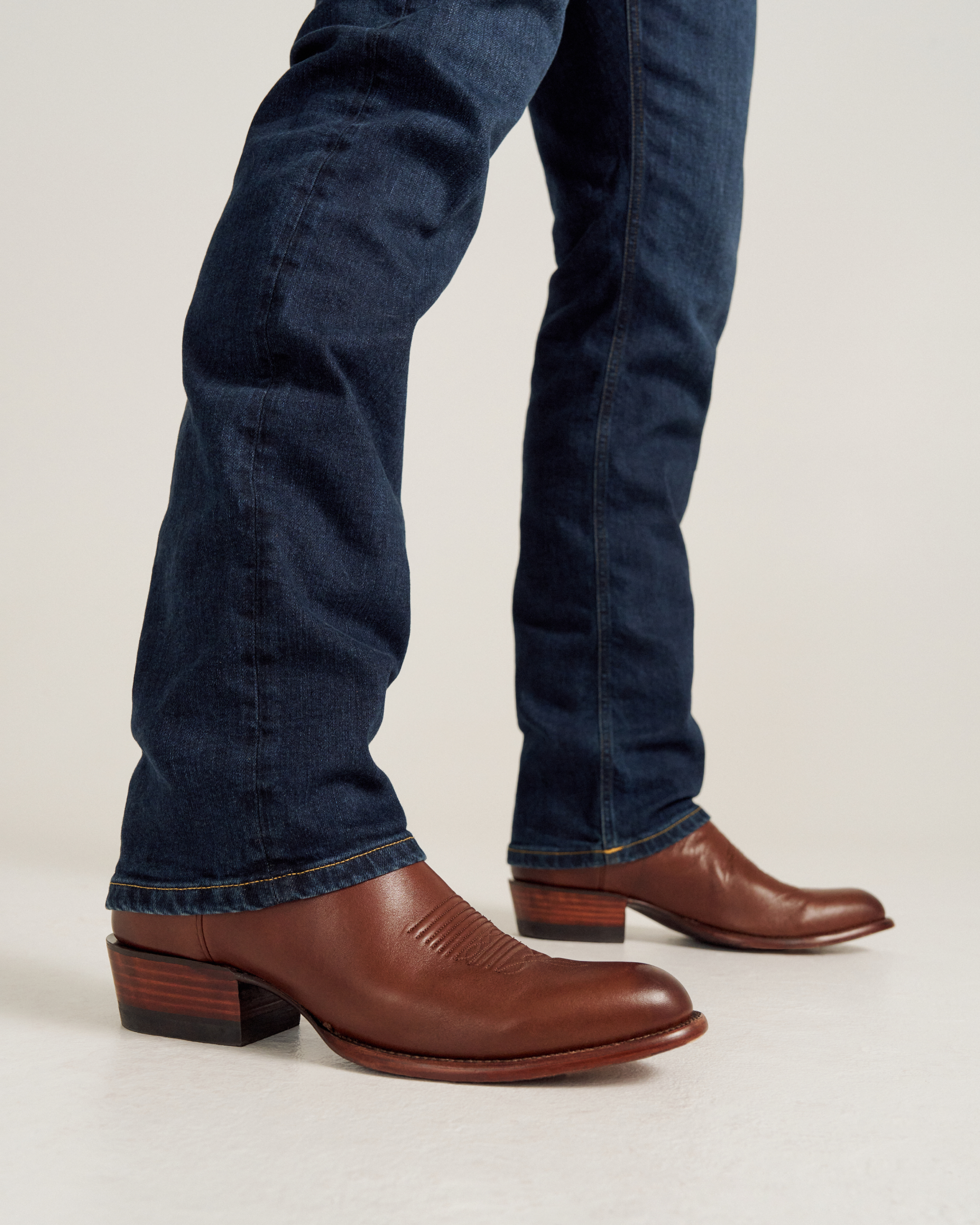 The Cartwright - Hazelnut Cowhide
