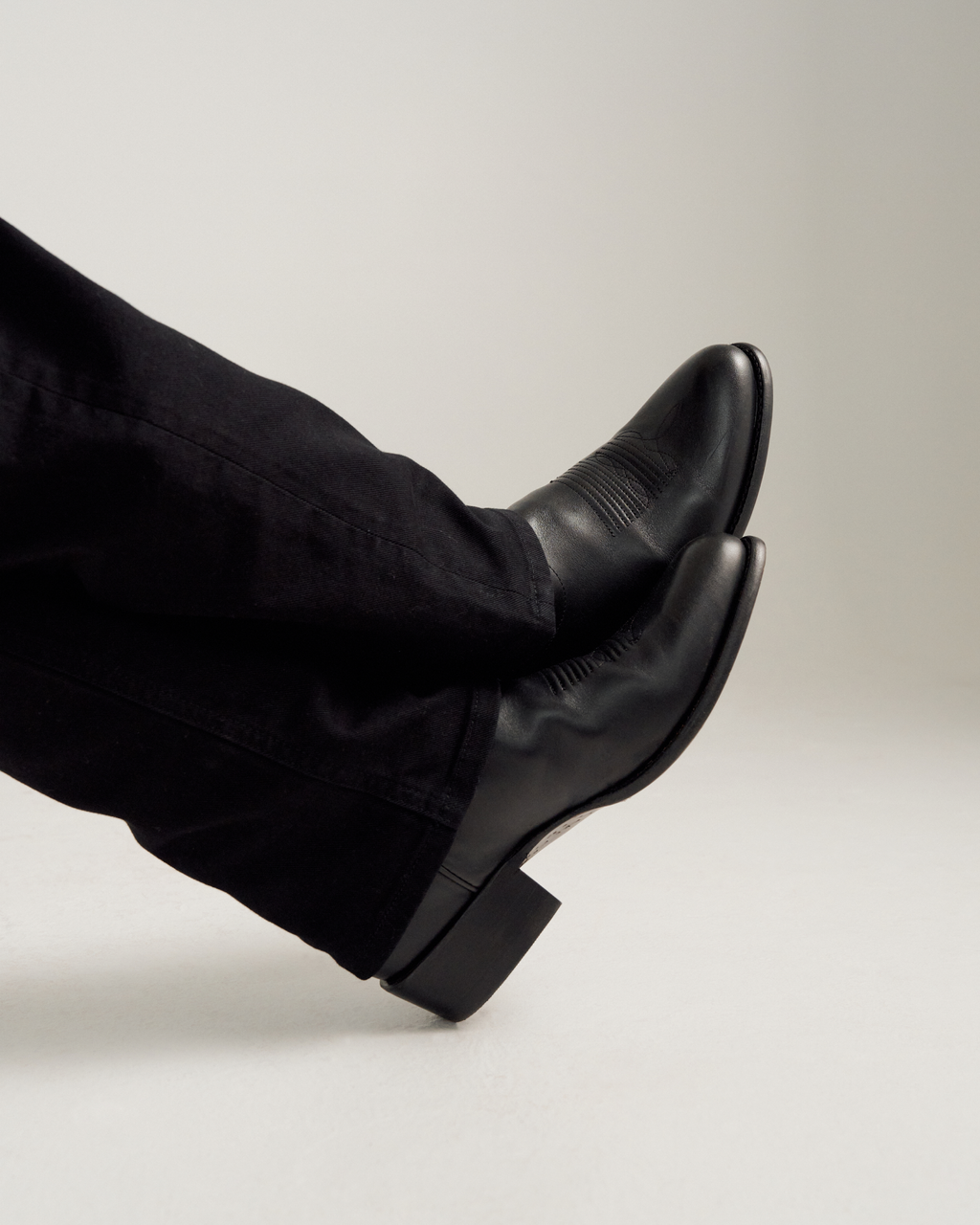 The Cartwright - Midnight Cowhide