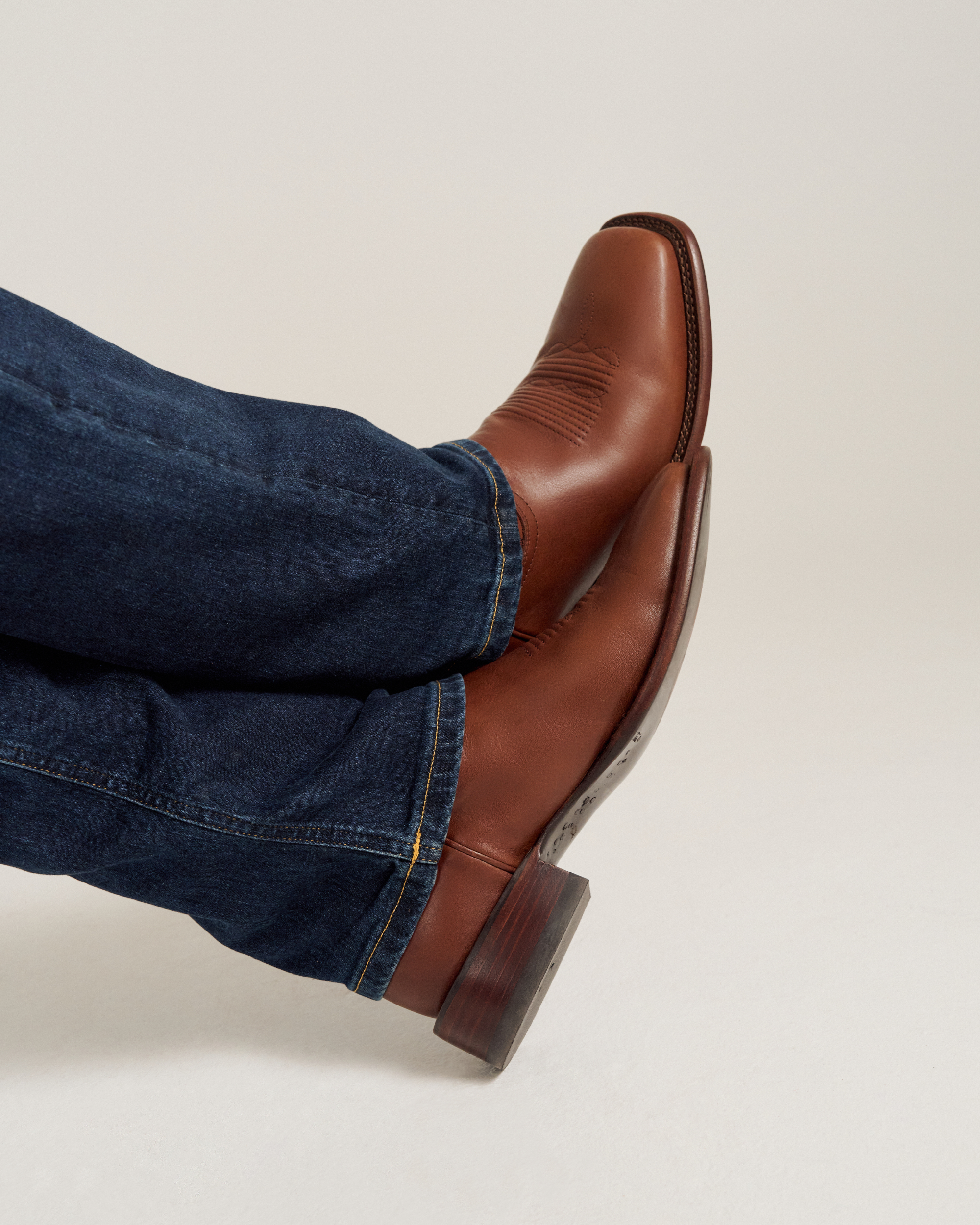 The Doc - Hazelnut Cowhide