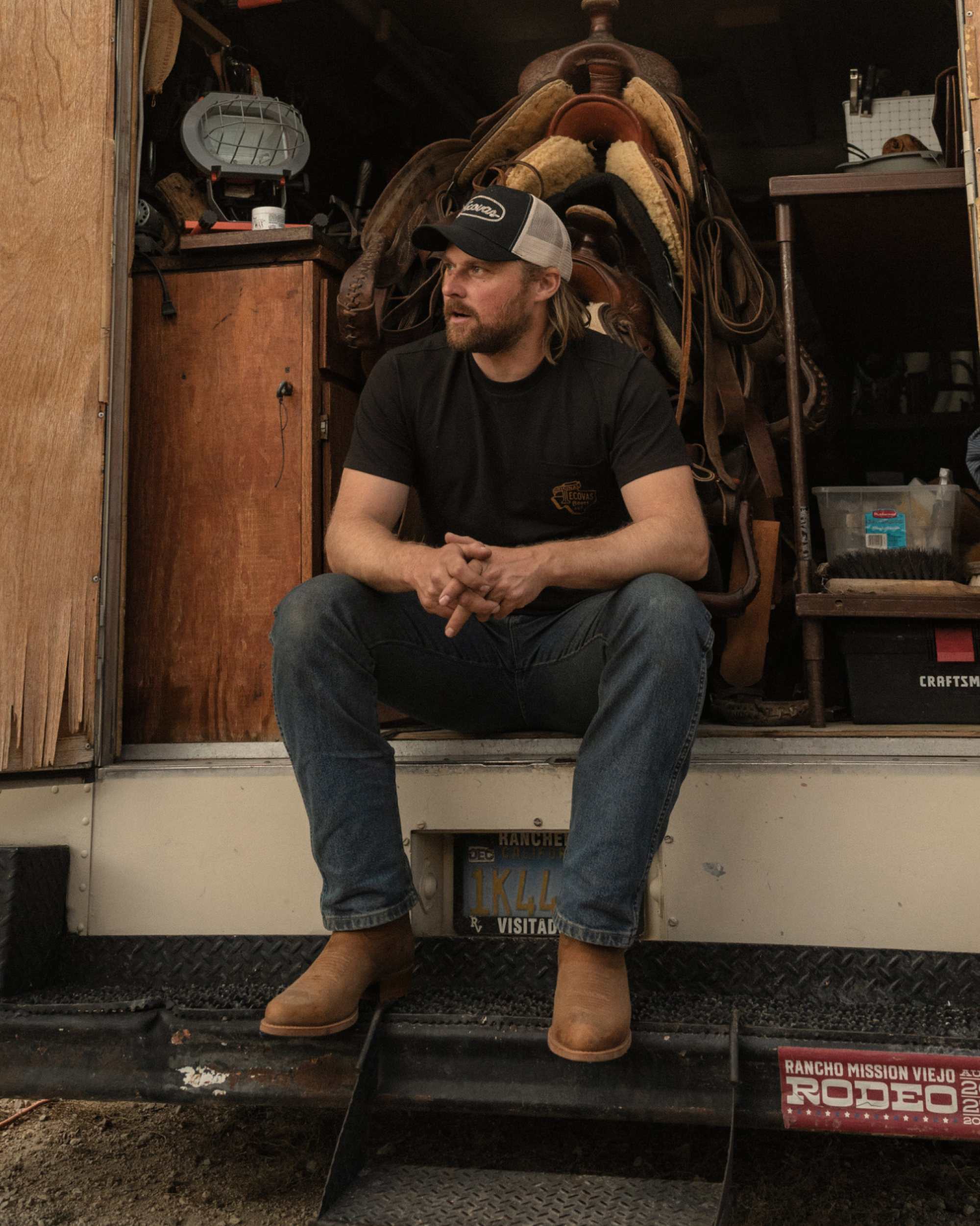 The Buck - Light Tobacco Cowhide