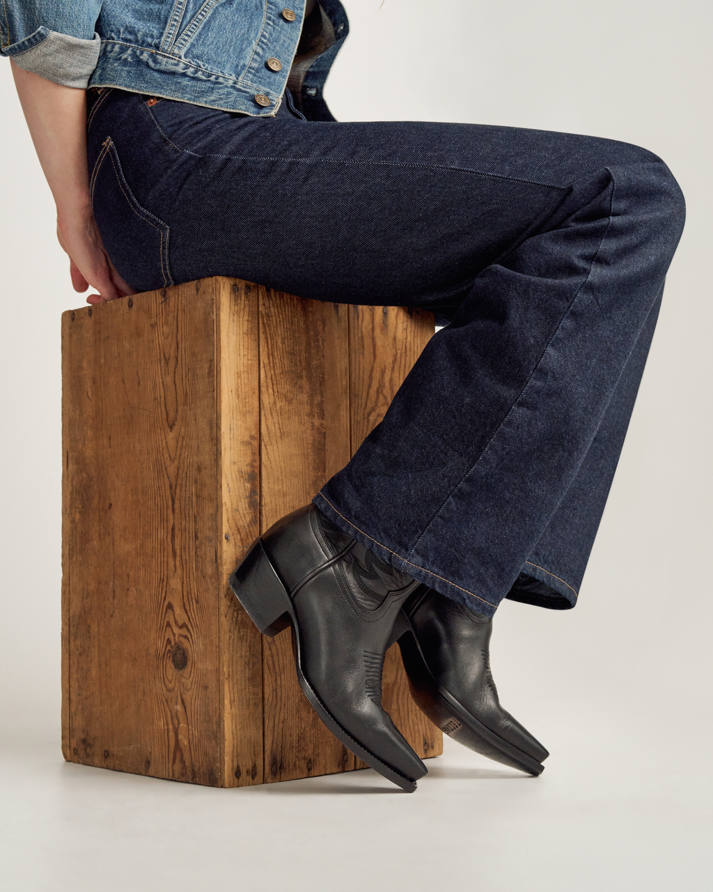 The Annie - Midnight Cowhide