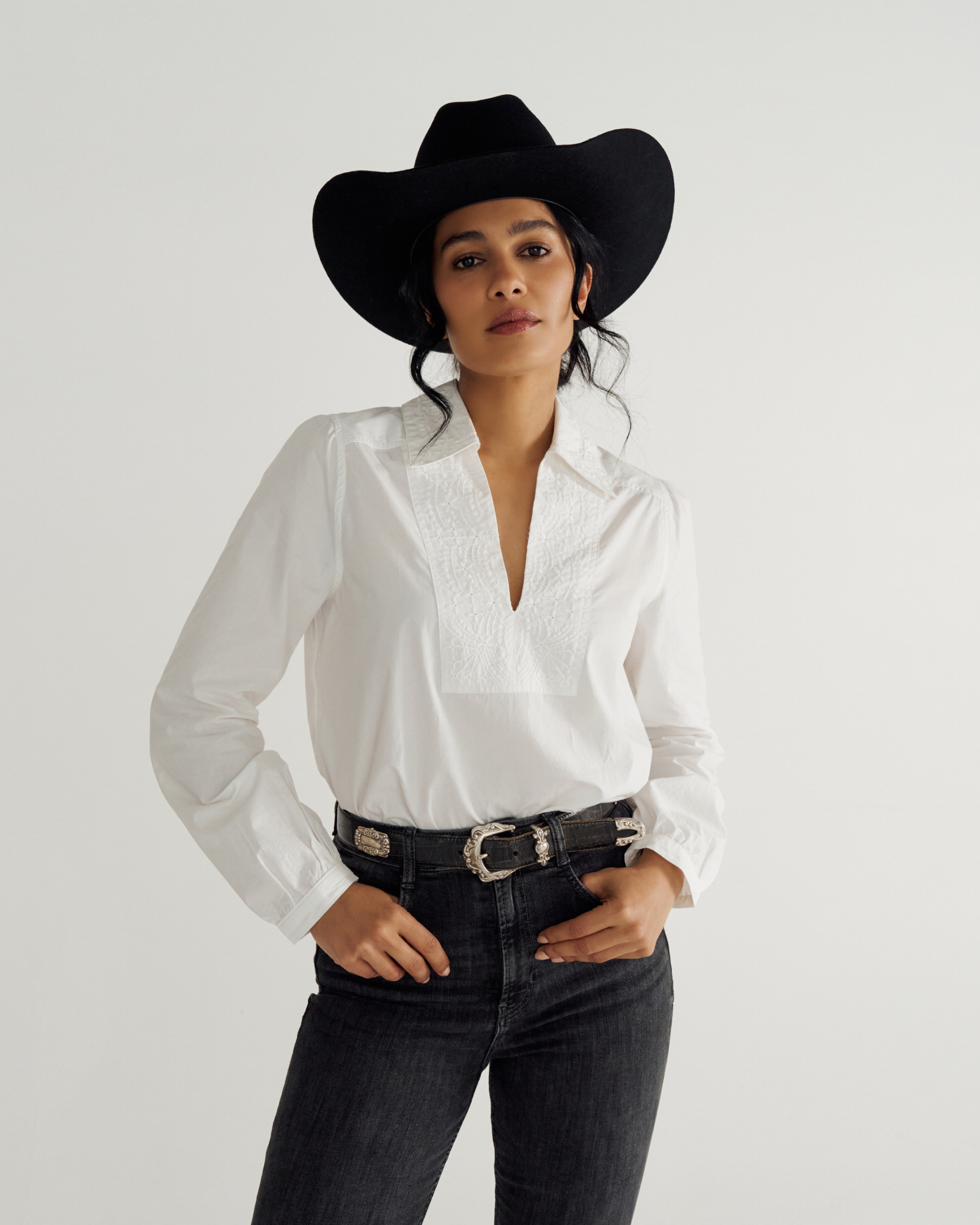 Women's Long Sleeve Embroidered Cotton Popover Top - White Cotton