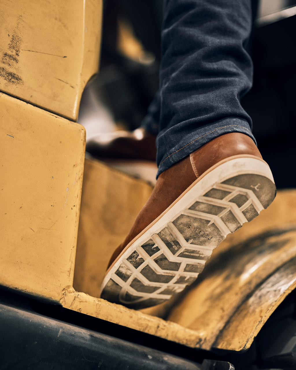 LongHaul Waterproof Roper Composite Toe Work Boot - Maple Cowhide