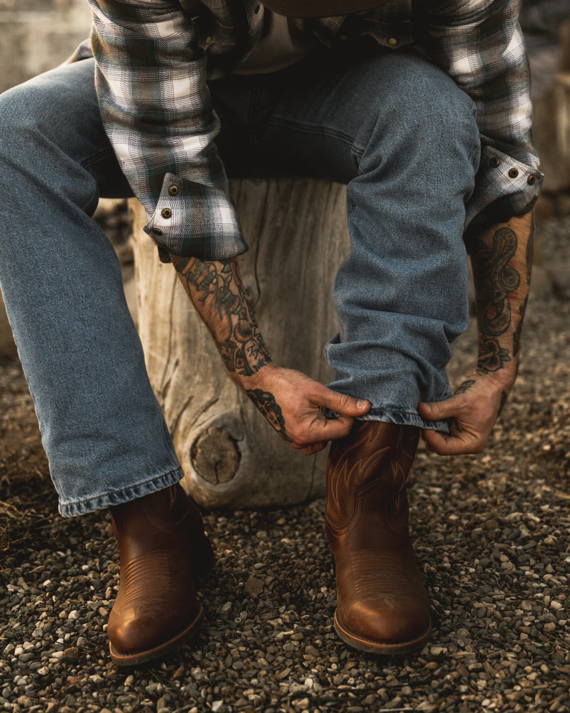 The Buck - Dark Bourbon Cowhide