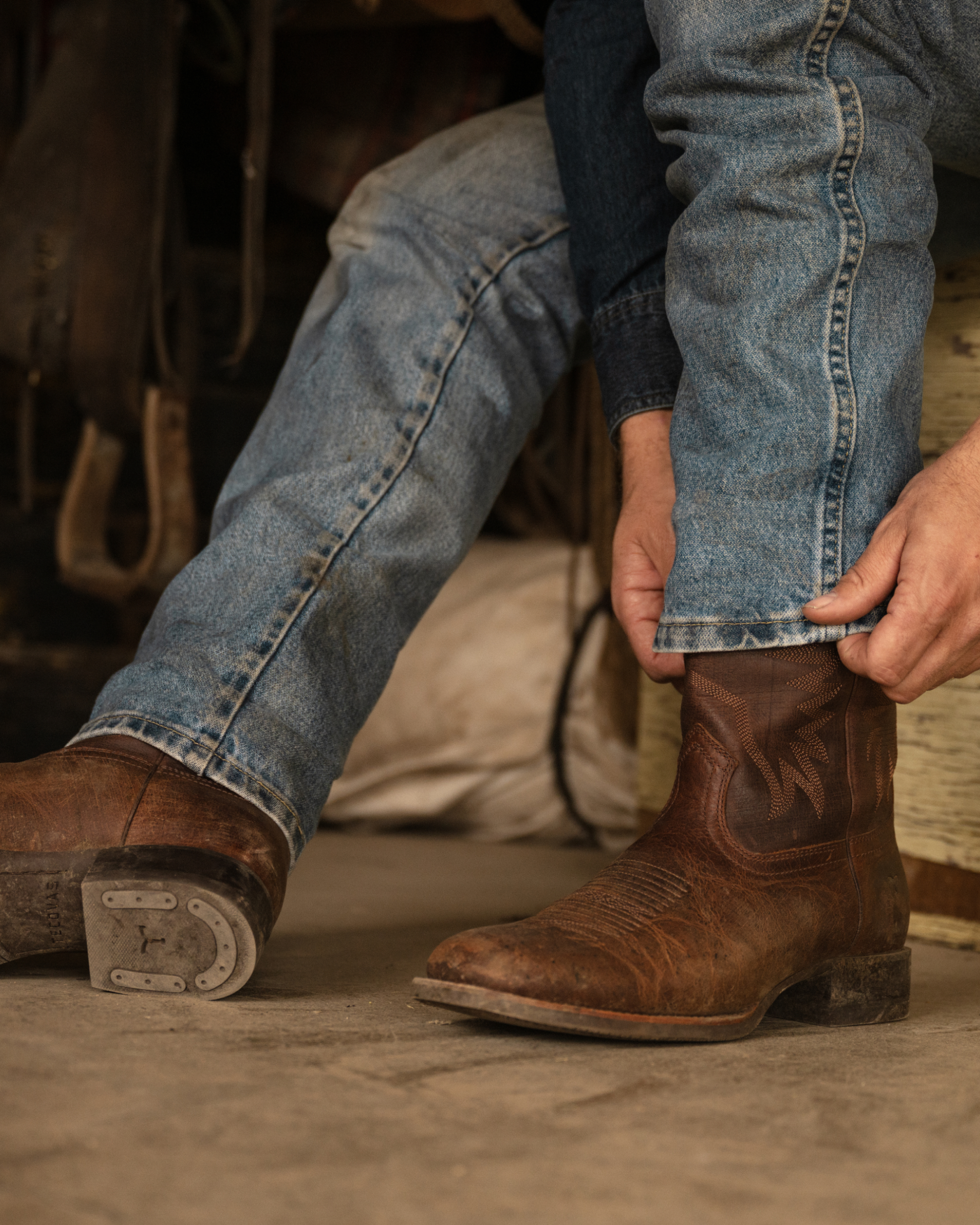 The Dusty - Cigar Cowhide