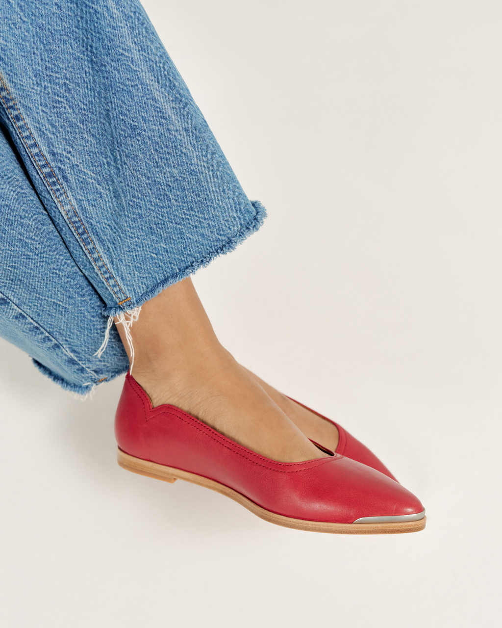 The Misty - Crimson Cowhide