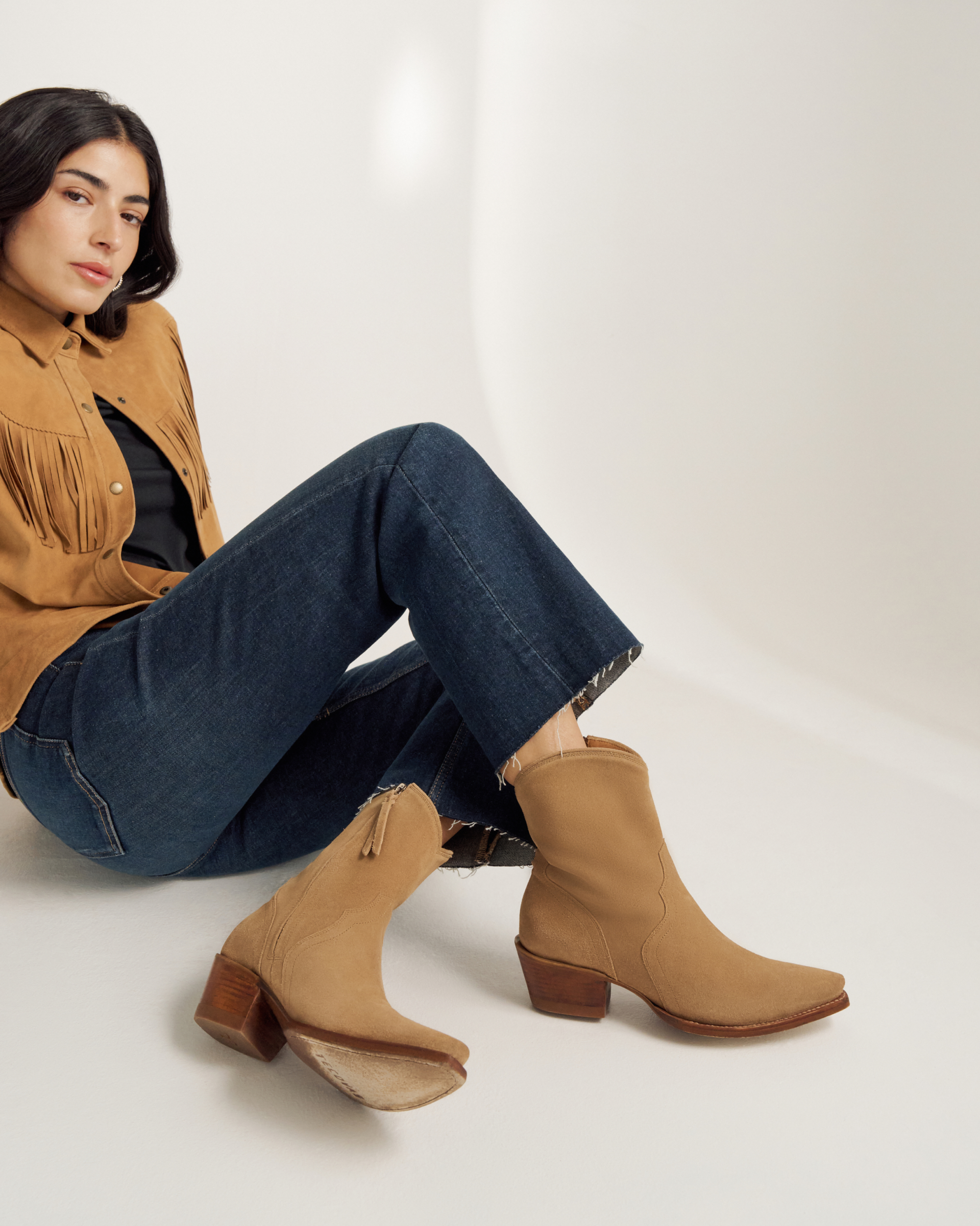 The Dakota - Desert Tan Suede