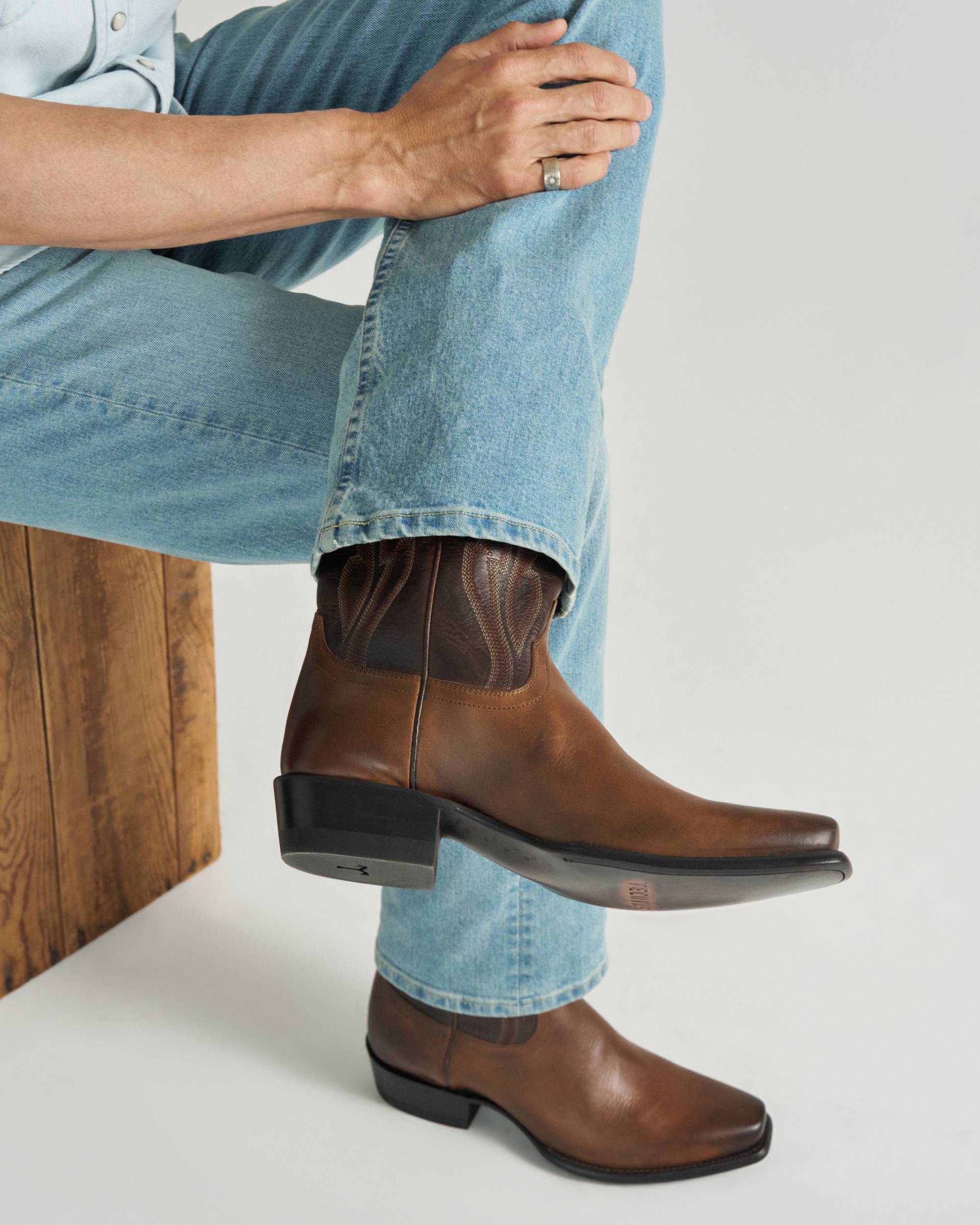 The Warren - Vintage Tan Cowhide