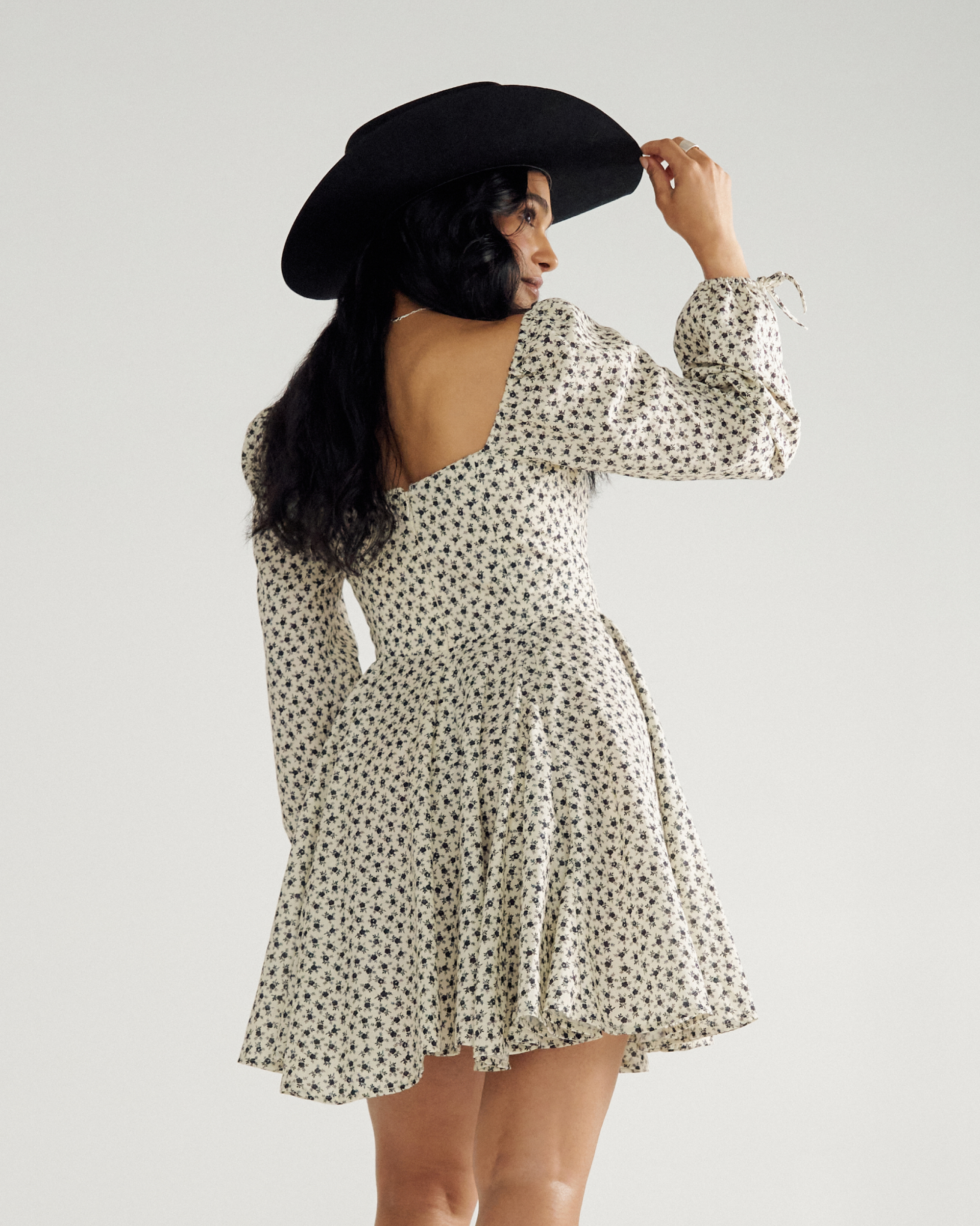 Women's Long Sleeve Mini Dress - Cream Black Cotton Blend