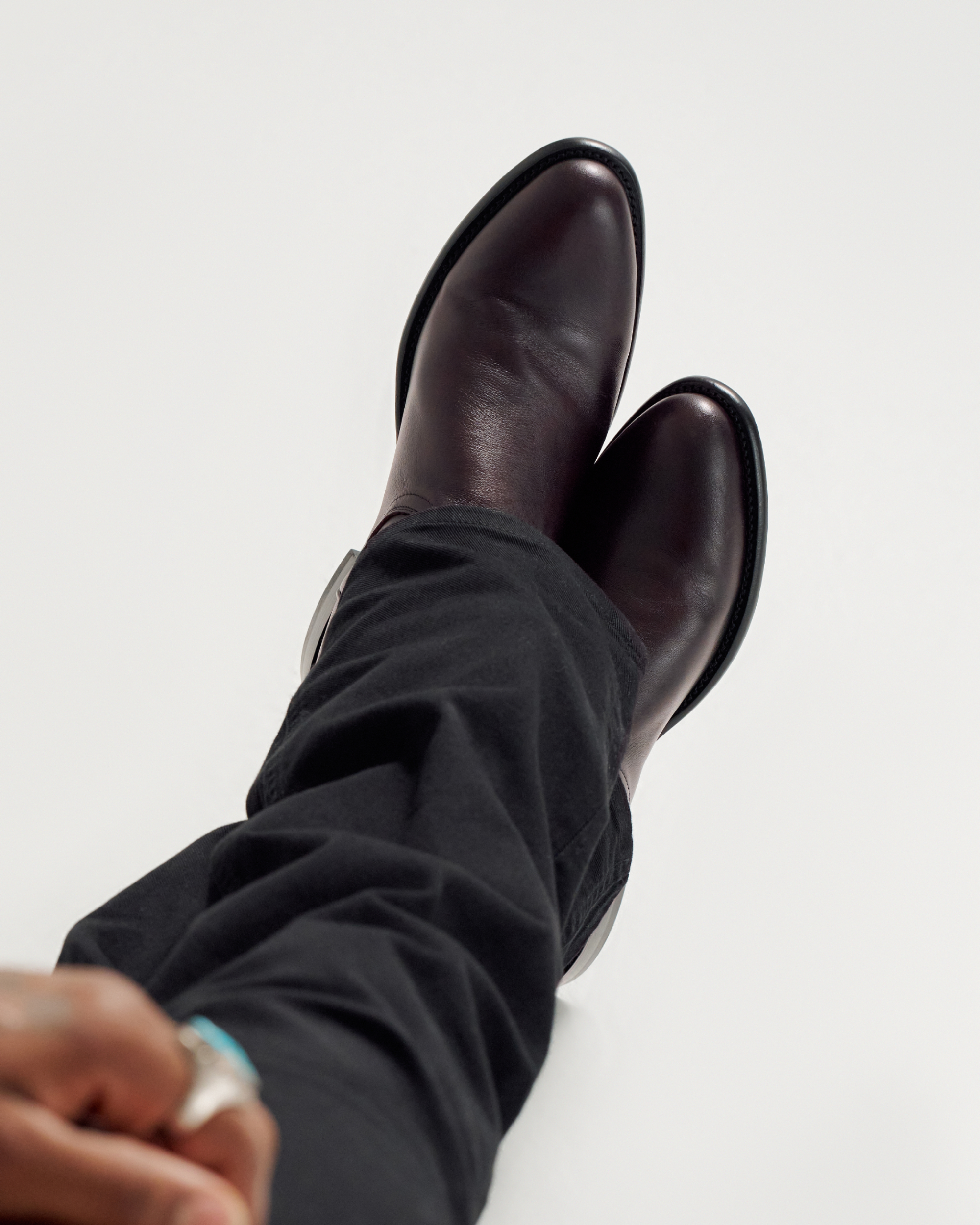 The Earl - Black Cherry Cowhide
