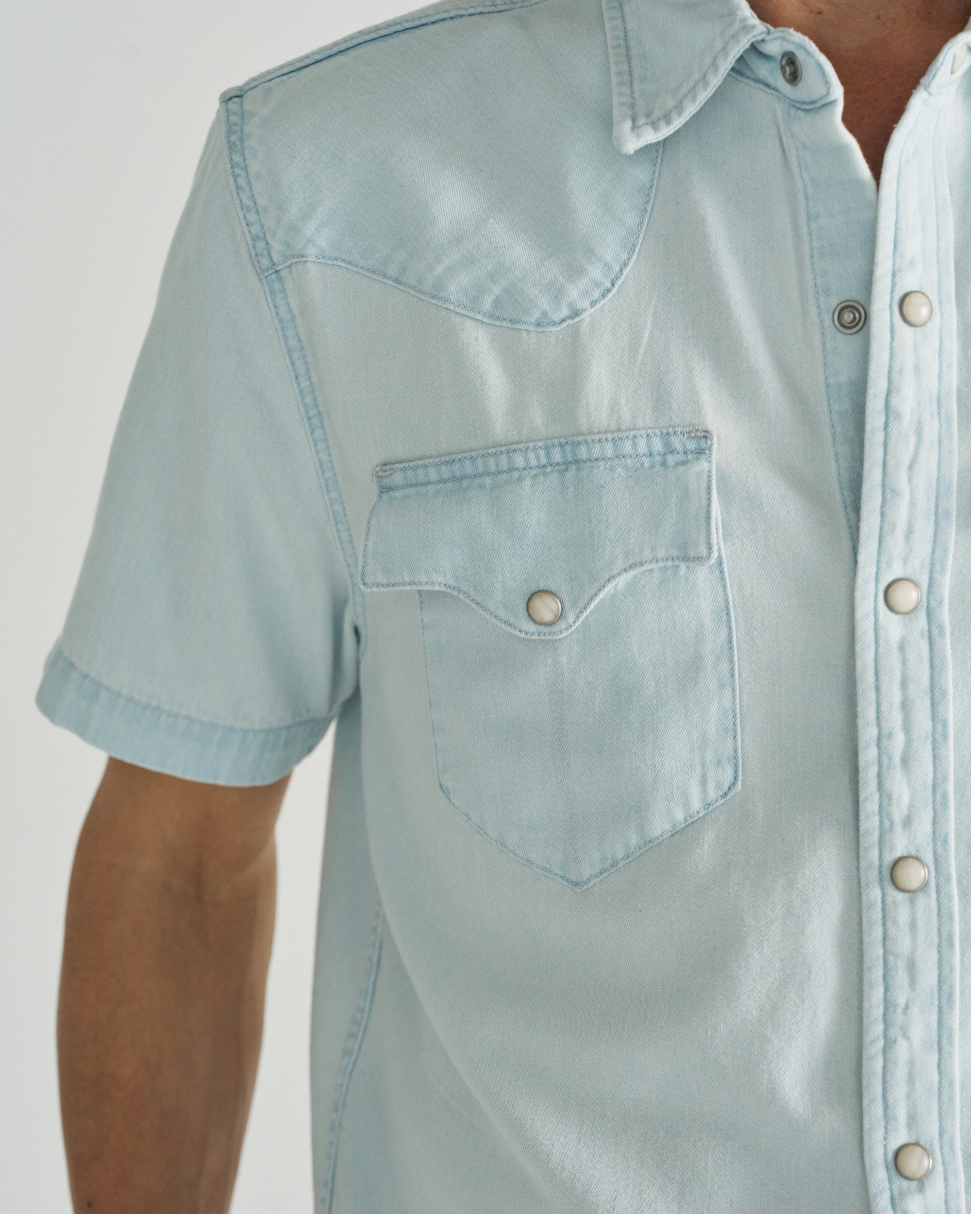 Men's Denim Short Sleeve Pearl Snap - Ultra Light Denim