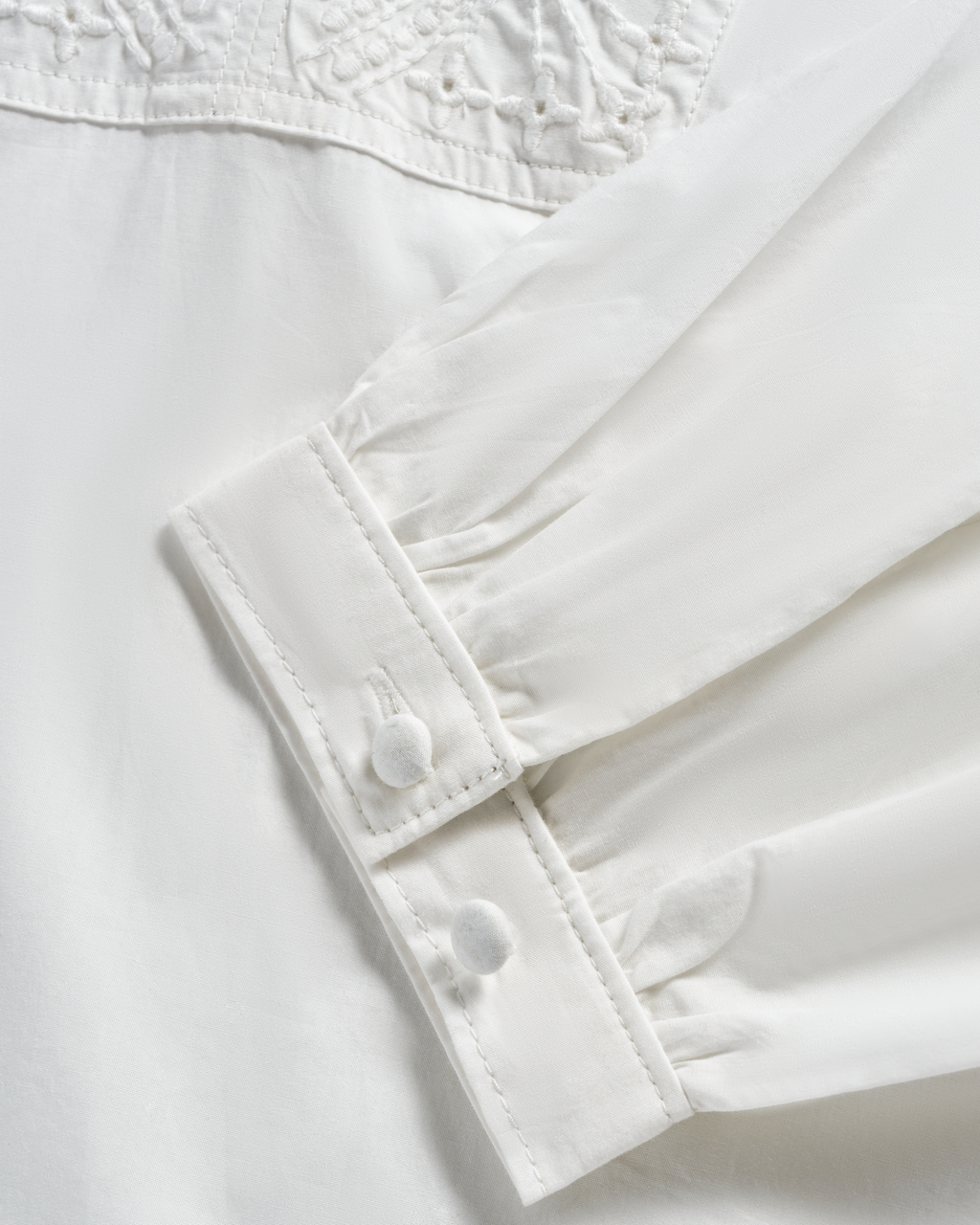 Women's Long Sleeve Embroidered Cotton Popover Top - White Cotton